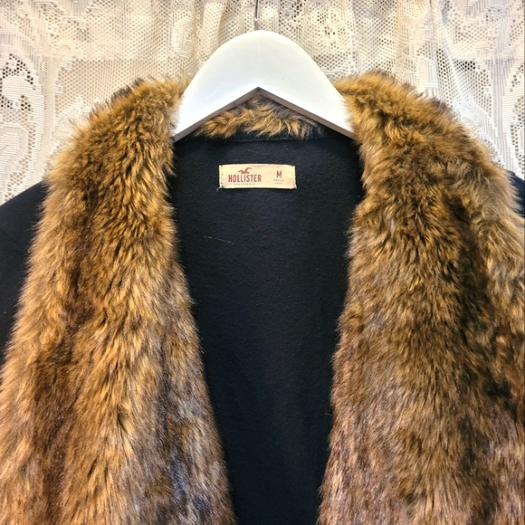 Hollister Size M Navy Blue Cardigan w/Brown & Tan Faux Fur Lining - Picture 4 of 6